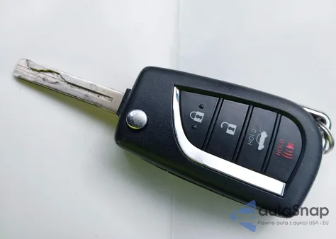 2024 Toyota Camry Le z USA, uszkodzony, nr VIN 4T1C11AK8RU842148